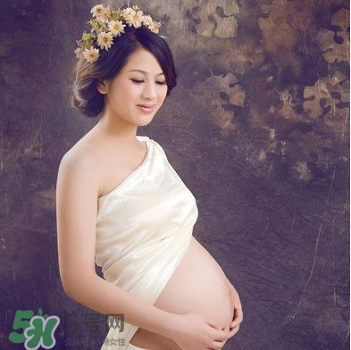 孕婦摸肚子會繞頸嗎？孕婦摸肚子胎兒能感受到嗎？
