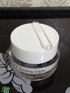 蒂佳婷素顏霜孕婦可以用嗎？v7素顏霜孕婦可以用嗎