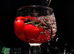 櫻桃酒能治痛風(fēng)嗎？櫻桃泡酒能治痛風(fēng)嗎？