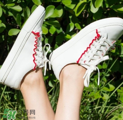tory burch荷葉邊小白鞋多少錢？tory burch運動鞋專柜價格