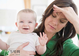 生完孩子后掉頭發(fā)是正常的嗎？產(chǎn)后掉發(fā)掉多少屬于正常?