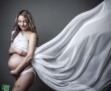 孕婦裝怎么選？孕婦裝怎么搭配好看？