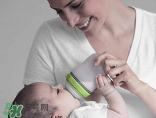 Comotomo可么多么硅膠奶瓶顏色有幾種？Comotomo可么多么有幾個顏色?