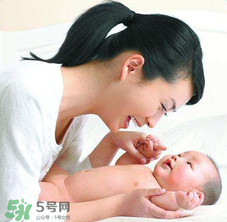 哺乳期可以染頭發(fā)嗎？哺乳期染發(fā)對孩子有危害嗎？