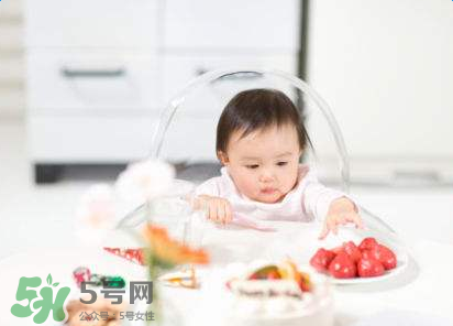 寶寶可以吃小龍蝦嗎？多大的寶寶可以吃小龍蝦呢？