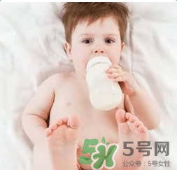 奶酪酸奶能給寶寶補(bǔ)鈣嗎？如何為寶寶選擇奶制品補(bǔ)鈣？