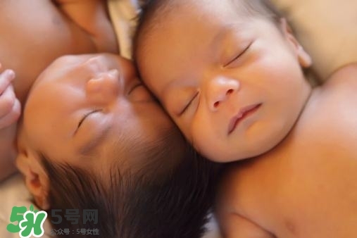 四維彩超能看出男女嗎？四維彩超能看清手指嗎？