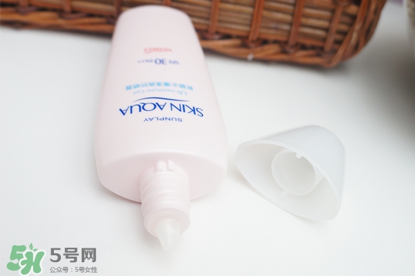 曼秀雷敦新碧防曬霜怎么樣？新碧防曬霜好用嗎