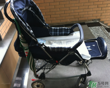 好孩子嬰兒車怎么放平？好孩子嬰兒車如何調(diào)節(jié)放平？