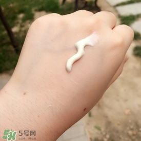 娜麗絲防曬霜和噴霧哪個(gè)好？娜麗絲防曬霜和噴霧對比