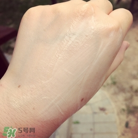 娜麗絲防曬霜和噴霧哪個(gè)好？娜麗絲防曬霜和噴霧對比