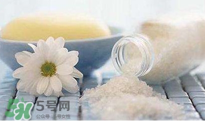 食用鹽可以洗臉嗎？用食用鹽洗臉好嗎？