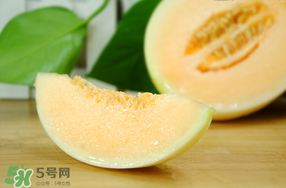 香瓜和菠蘿能一起吃嗎？香瓜和菠蘿可以吃嗎？