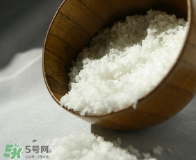 普通鹽和低鈉鹽哪種好？海鹽湖鹽井礦鹽哪種好