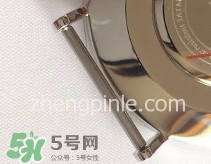 dw丹尼爾惠靈頓手表怎么調(diào)時間？dw手表怎么沒有日期