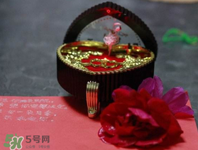 母親節(jié)要不要給男朋友媽媽買禮物？母親節(jié)送男友媽媽禮物