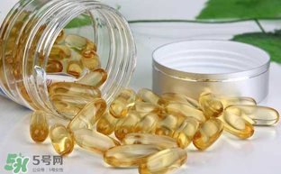 寶寶吃魚肝油什么時(shí)間吃最好？嬰兒吃魚肝油吃到什么時(shí)候？