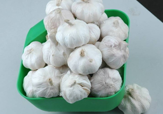 蒜頭泡醋有什么功效？蒜頭泡醋的功效和做法