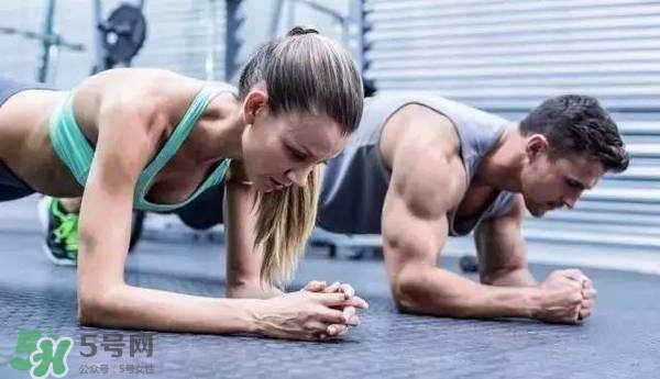 堅(jiān)持做一個(gè)月平板支撐會(huì)怎樣？女生做平板支撐一個(gè)月