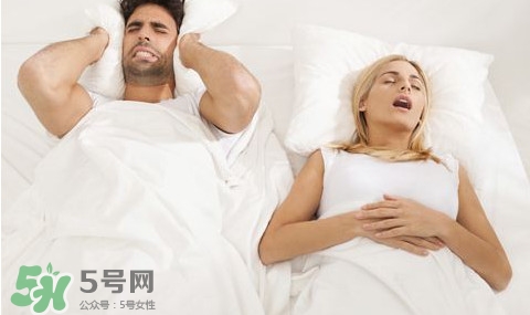 女人打鼾是什么原因？女人睡覺打鼾的原因