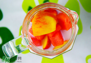 油桃和牛奶能一起吃嗎？喝完牛奶能吃油桃嗎？