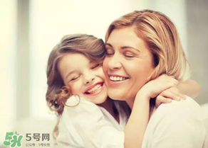 2017年母親節(jié)送什么口紅？2017年送媽媽口紅什么顏色好？