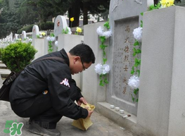母親節(jié)能掃墓嗎？母親節(jié)給母親上墳合適嗎？