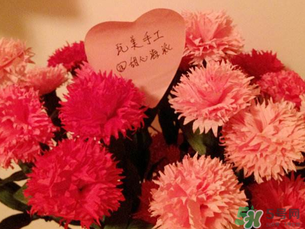 母親節(jié)可以送紙做的康乃馨嗎？康乃馨怎么折？