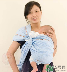 背巾適合多大的寶寶？背巾寶寶多大可以用？