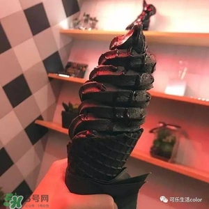 炭黑冰淇淋好吃嗎？炭黑冰淇淋哪里買？