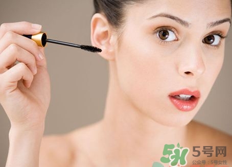 孕婦能抹護(hù)膚品嗎？孕婦能化妝嗎？