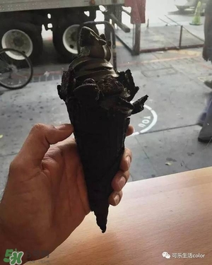 炭黑冰淇淋好吃嗎？炭黑冰淇淋哪里買？