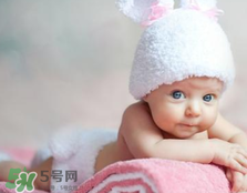 寶寶尿布疹可以擦紅霉素軟膏嗎？紅霉素軟膏對尿布疹有效嗎？