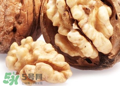 核桃仁怎么保存？核桃仁生吃好還是熟吃好？
