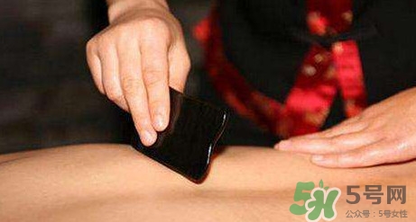 女人刮痧好還是拔罐好？刮痧和拔罐的區(qū)別