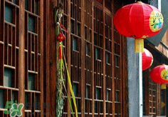 艾草掛門(mén)上是什么意思？艾草放門(mén)口什么作用？