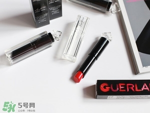 嬌蘭小黑裙007值得入嗎？嬌蘭小黑裙007唇膏口紅怎么樣？