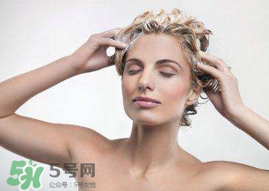 老人誤喝洗發(fā)乳 洗發(fā)乳是洗發(fā)水還是護(hù)發(fā)素？