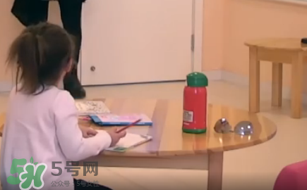 米雅的水杯是什么牌子？虎牌兒童水杯好用嗎？