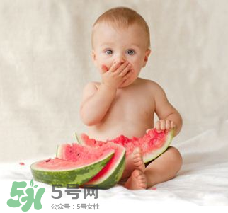 夏天寶寶能不能吃冰西瓜呢？冰西瓜寶寶能吃嗎？