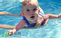 寶寶游泳耳朵進水了怎么辦？寶寶游泳如何避免耳朵進水？
