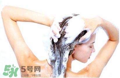 老人誤喝洗發(fā)乳 洗發(fā)乳是洗發(fā)水還是護(hù)發(fā)素？