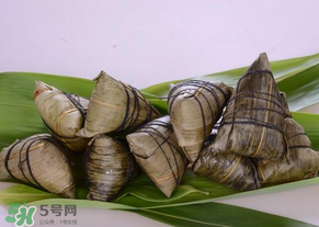 ?竹葉怎么包粽子？?竹葉粽子的包法