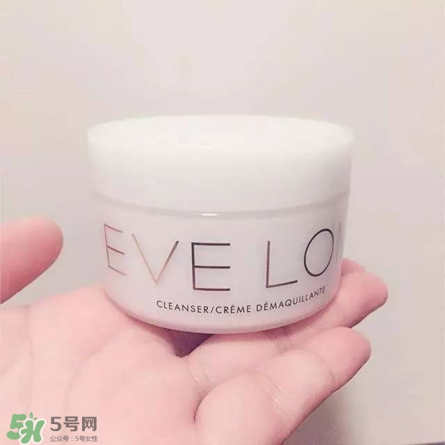 網(wǎng)紅推薦的護膚品靠譜嗎？跟風(fēng)買網(wǎng)紅護膚品卻沒效果