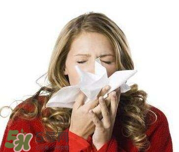 病毒性感冒發(fā)燒怎么辦？病毒性感冒癥狀有哪些