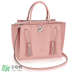 lv lockmeto流蘇手提包正品多少錢？lv新款流蘇包專柜價(jià)格