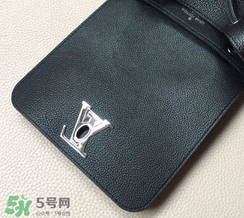 lv lockme包包怎么辨別真?zhèn)?？lv lockme包包真假鑒定