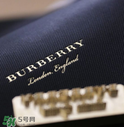 burberry dk88鎖頭包正品多少錢？巴寶莉dk88包專柜價(jià)格
