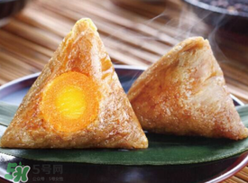 蛋黃粽子的蛋黃怎么弄？包粽子的蛋黃怎么處理？