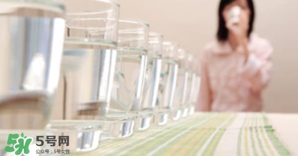 30天不喝飲料，妹子的對比照令人震驚 喝白開水的好處